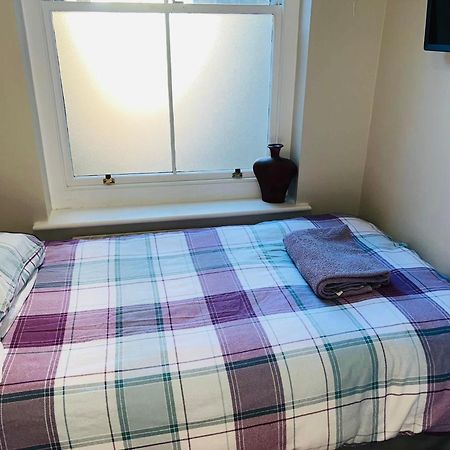 Bed For The Night, Close To Beach, Shops , Train St Leonards-on-Sea Exteriör bild